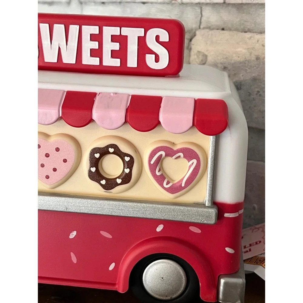 2026 Target‎ Bulleyes Playground Valentines Sweets Truck Lights Up NWT